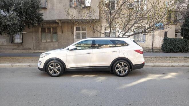 Hyundai Grand Santa Fe