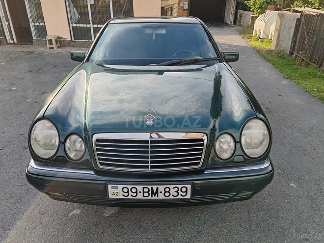 Mercedes E 240