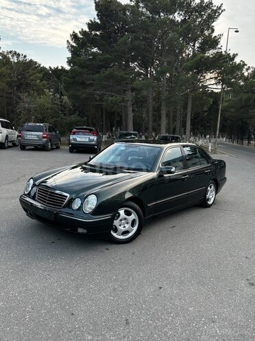 Mercedes E 240