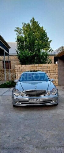 Mercedes E 240