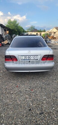 Mercedes E 270