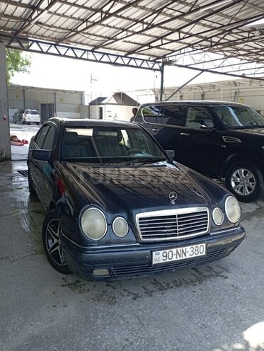 Mercedes E 200 1997, 22,555 km - 2.0 l - Göygöl