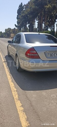 Mercedes E 320