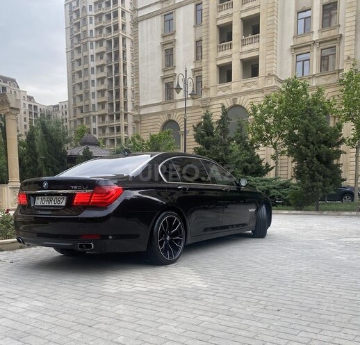 BMW 750