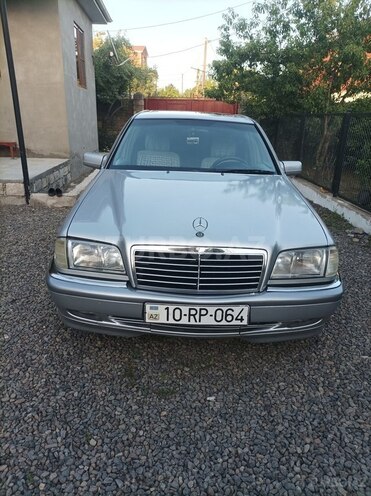 Mercedes C 180