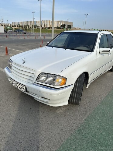 Mercedes C 230