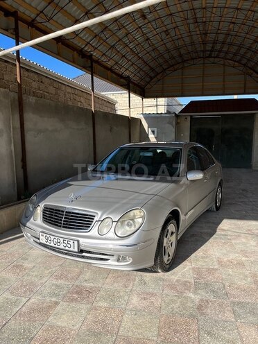 Mercedes E 240