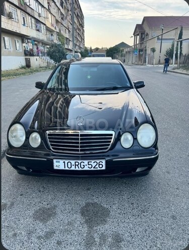 Mercedes E 240