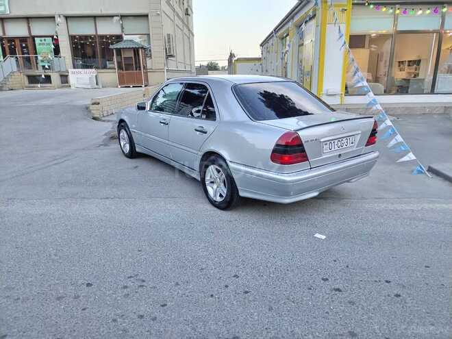 Mercedes C 180