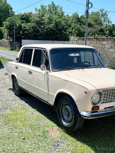 LADA (VAZ) 21011