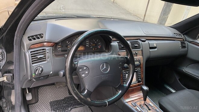 Mercedes E 270