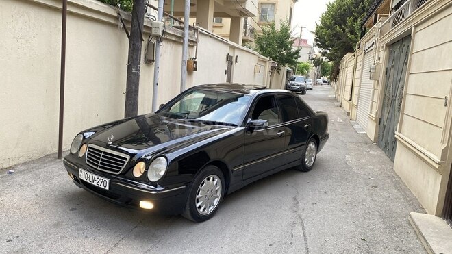 Mercedes E 270