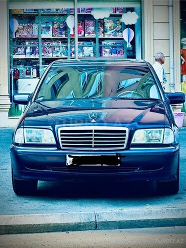 Mercedes C 180