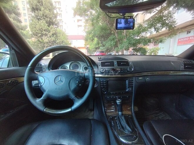 Mercedes E 270