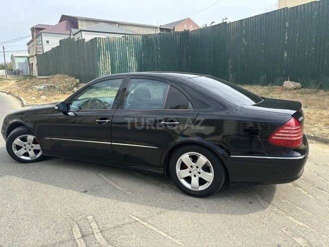 Mercedes E 200