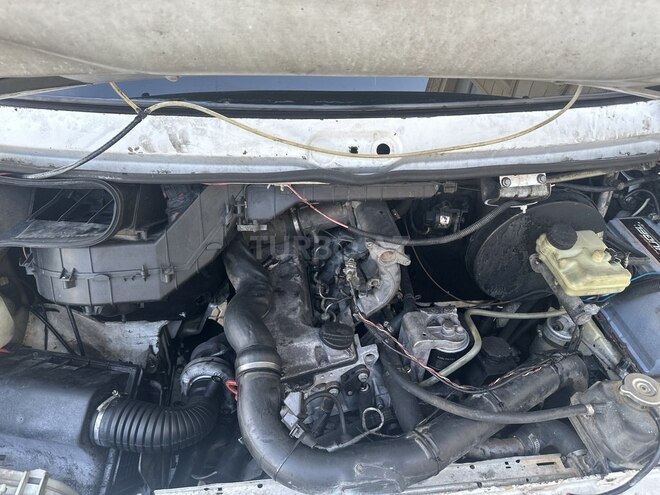 Mercedes  1998, 300,000 km - 2.4 l - Gəncə