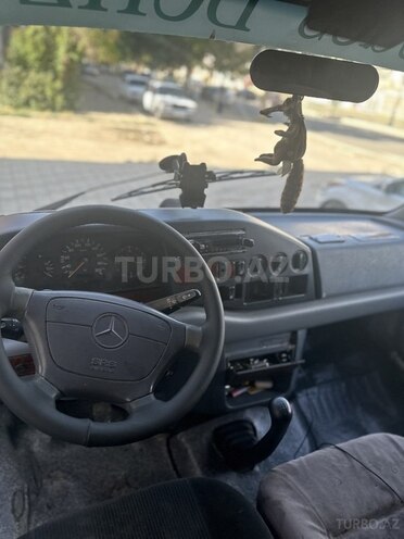 Mercedes  1998, 300,000 km - 2.4 l - Gəncə