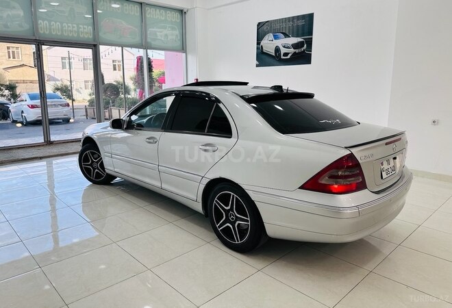 Mercedes C 240