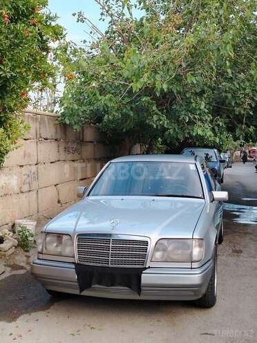 Mercedes E 220 1994, 365,410 km - 2.2 l - Bakı