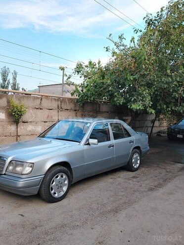 Mercedes E 220 1994, 365,410 km - 2.2 l - Bakı