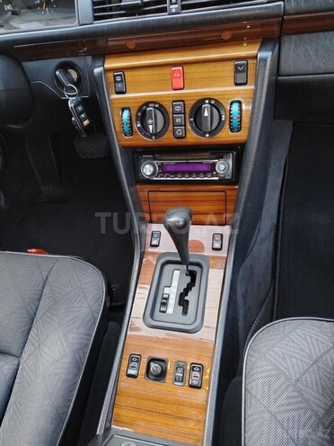 Mercedes E 220 1994, 365,410 km - 2.2 l - Bakı