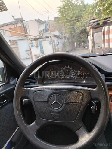 Mercedes E 220 1994, 365,410 km - 2.2 l - Bakı