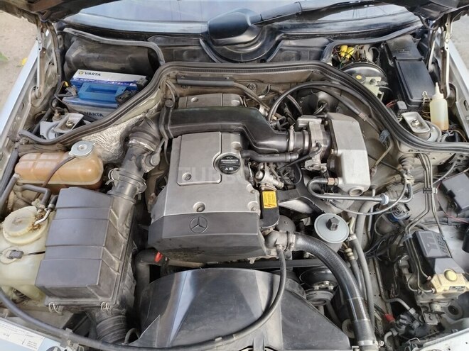 Mercedes E 220 1994, 365,410 km - 2.2 l - Bakı