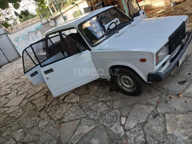 LADA (VAZ) 2107