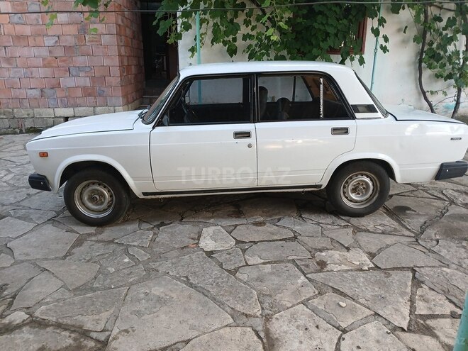 LADA (VAZ) 2107