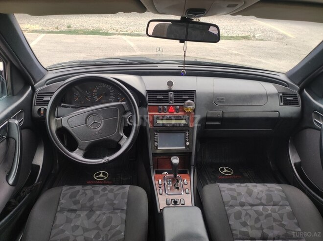 Mercedes C 200