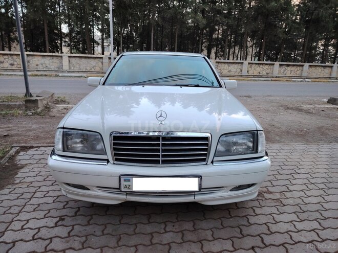 Mercedes C 180