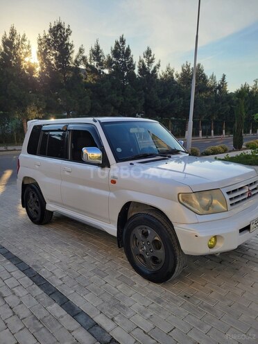 Mitsubishi Pajero io