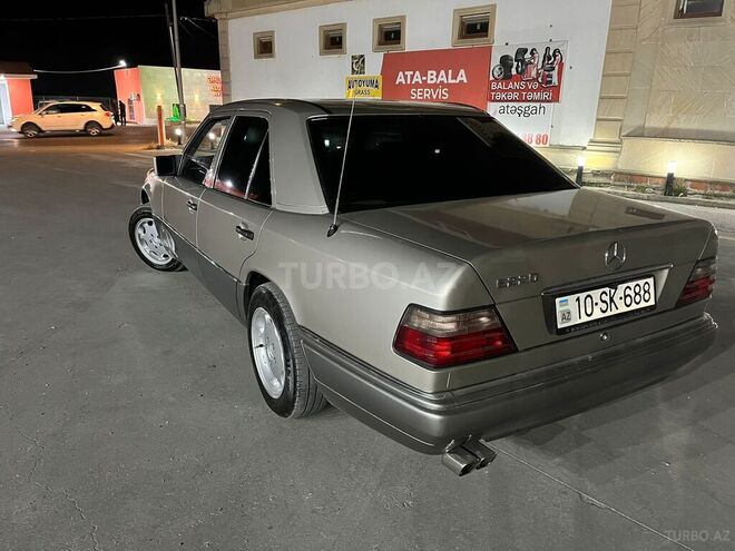 Mercedes E 220