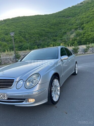 Mercedes E 320