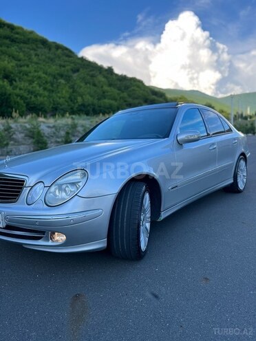 Mercedes E 320