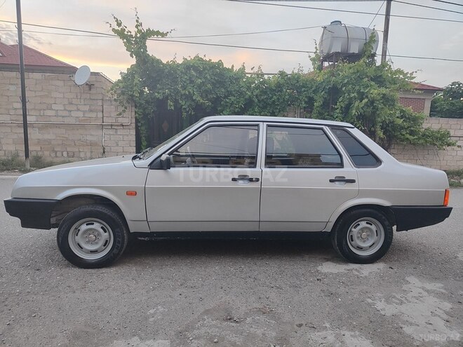 LADA (VAZ) 21099