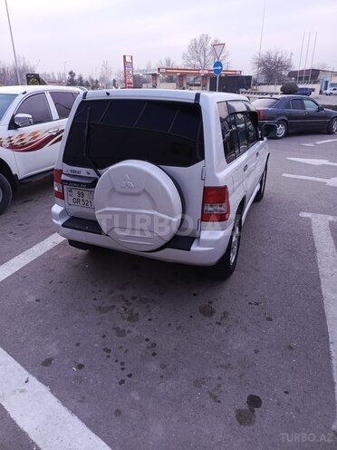 Mitsubishi Pajero io