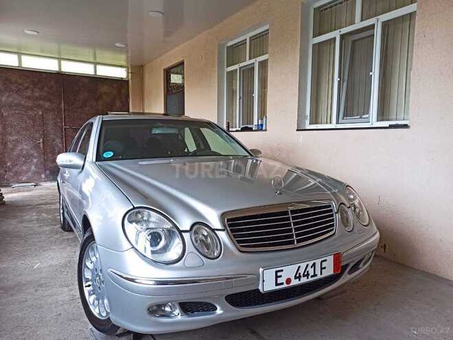 Mercedes E 240