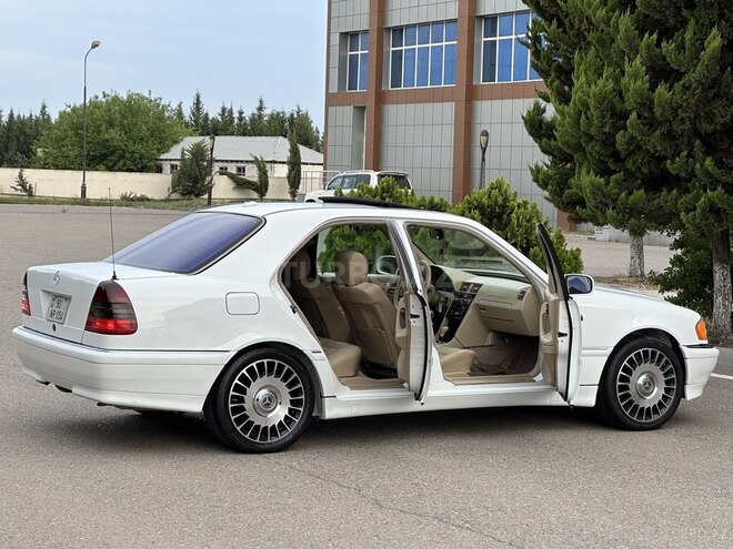 Mercedes C 230 1999, 289,000 km - 2.3 л - Saatlı