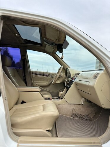 Mercedes C 230 1999, 289,000 km - 2.3 л - Saatlı