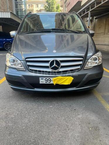 Mercedes V 220