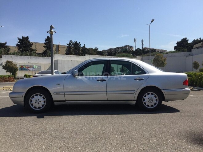 Mercedes E 200 1997, 320,000 km - 2.0 l - Bakı