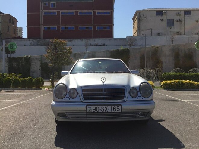 Mercedes E 200 1997, 320,000 km - 2.0 l - Bakı