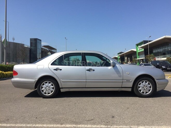 Mercedes E 200 1997, 320,000 km - 2.0 l - Bakı