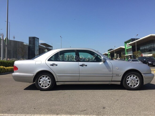 Mercedes E 200 1997, 320,000 km - 2.0 l - Bakı