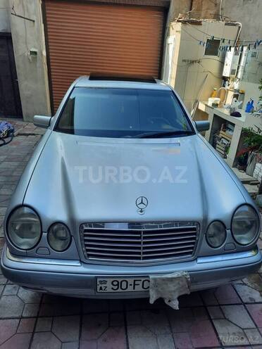 Mercedes E 240