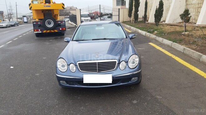 Mercedes E 240