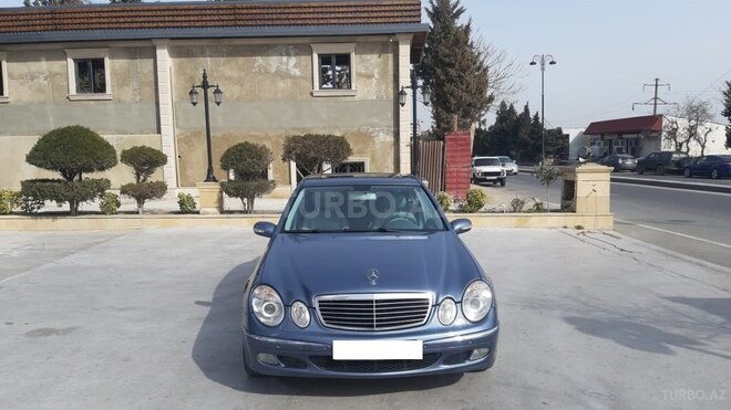 Mercedes E 240