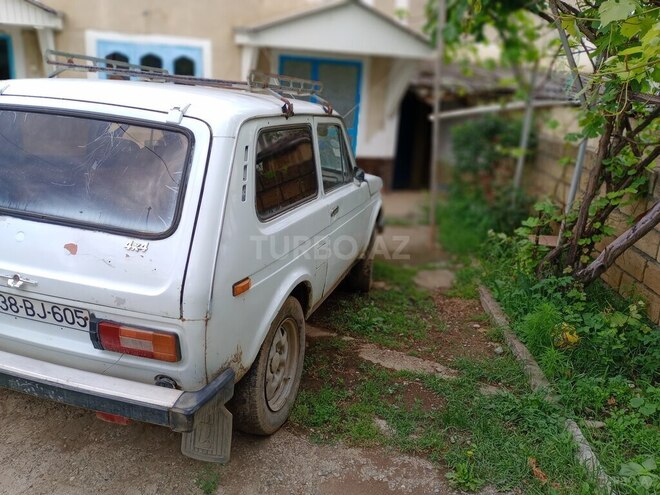 LADA (VAZ) Niva 1984, 333,000 km - 1.6 l - Qusar