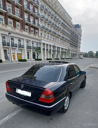 Mercedes C 180